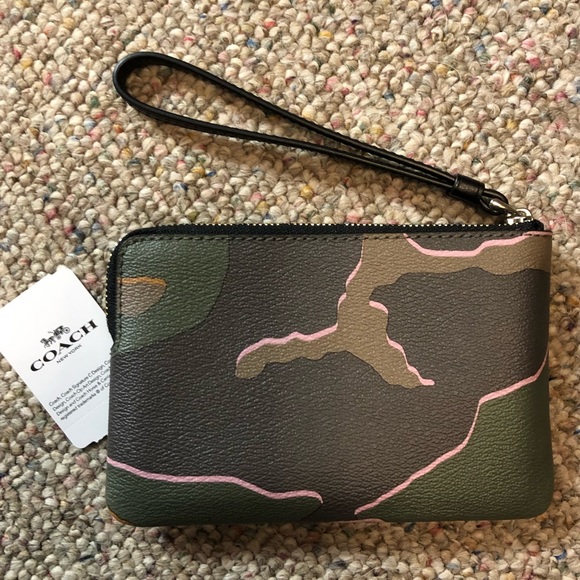 ๐ Coach Wild Camo Corner Zip Wristlet Green - Picture 4 of 6